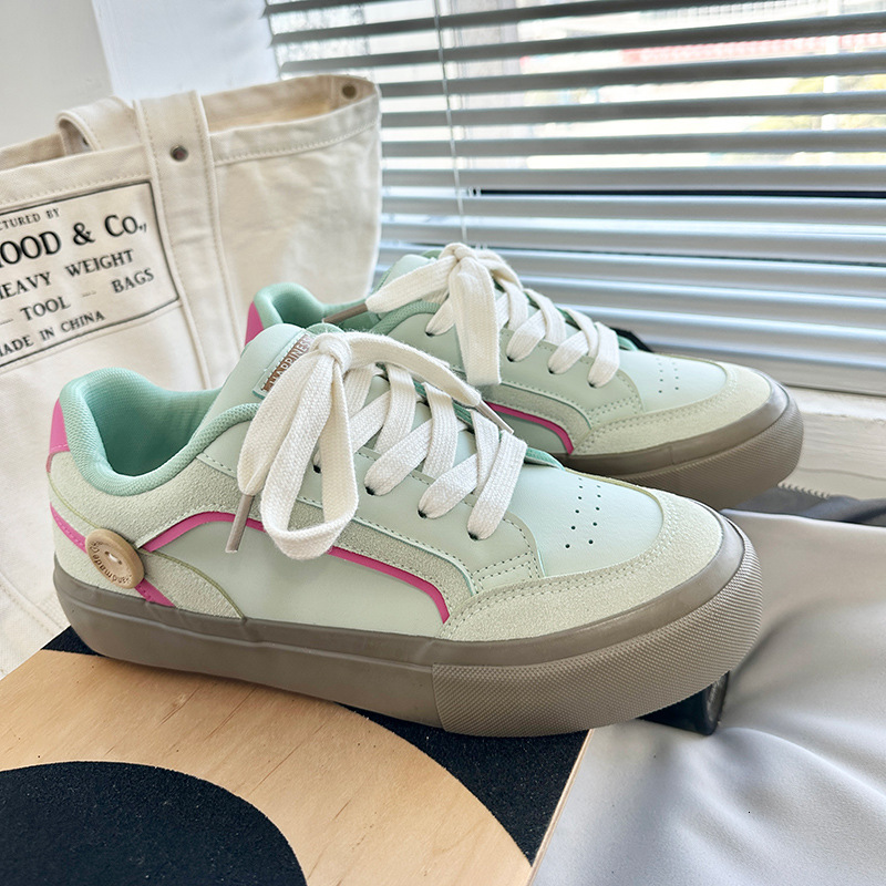 2025 designer Live streaming hot mint green men's casual board shoes, unisex couple shoes, spring new leather men's shoes