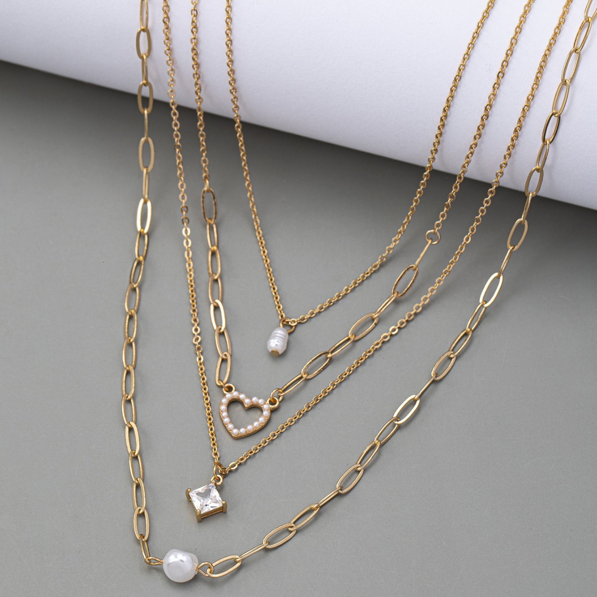 2025 New Personalized Design Sense Fashion Multi-layer Love Pearl Necklace Exaggerated Collarbone Chain for Women