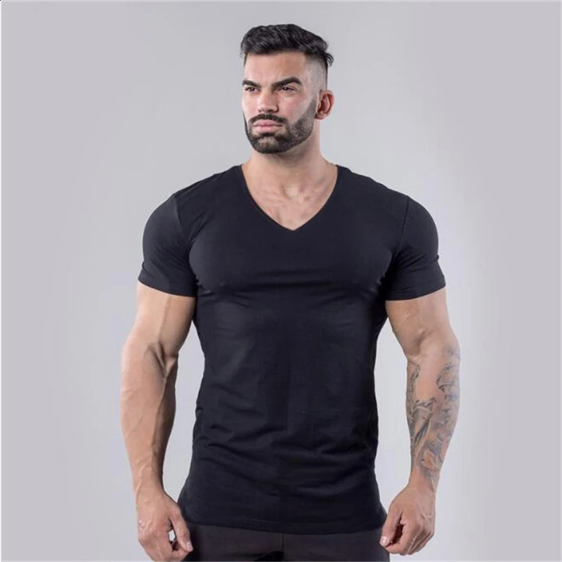 Plain Cotton Gym T-shirt Men Summer Fitness Clothing V-Neck Short Sleeve T shirt Slim Fit Tshirt Bodybuilding Workout Tees Tops 250306