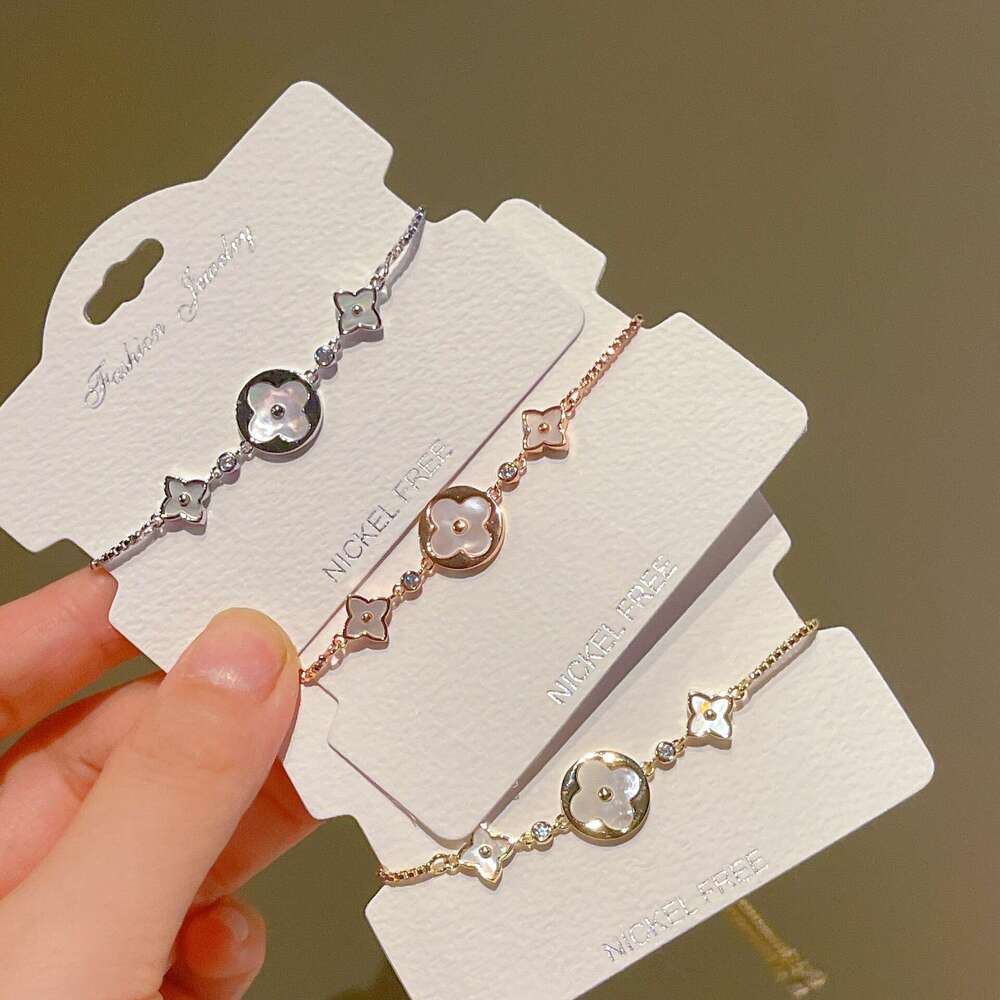 designer bracelet Gold natural shell bracelet 2024 internet celebrity style niche accessory drawstring personalized wer hand rope for women