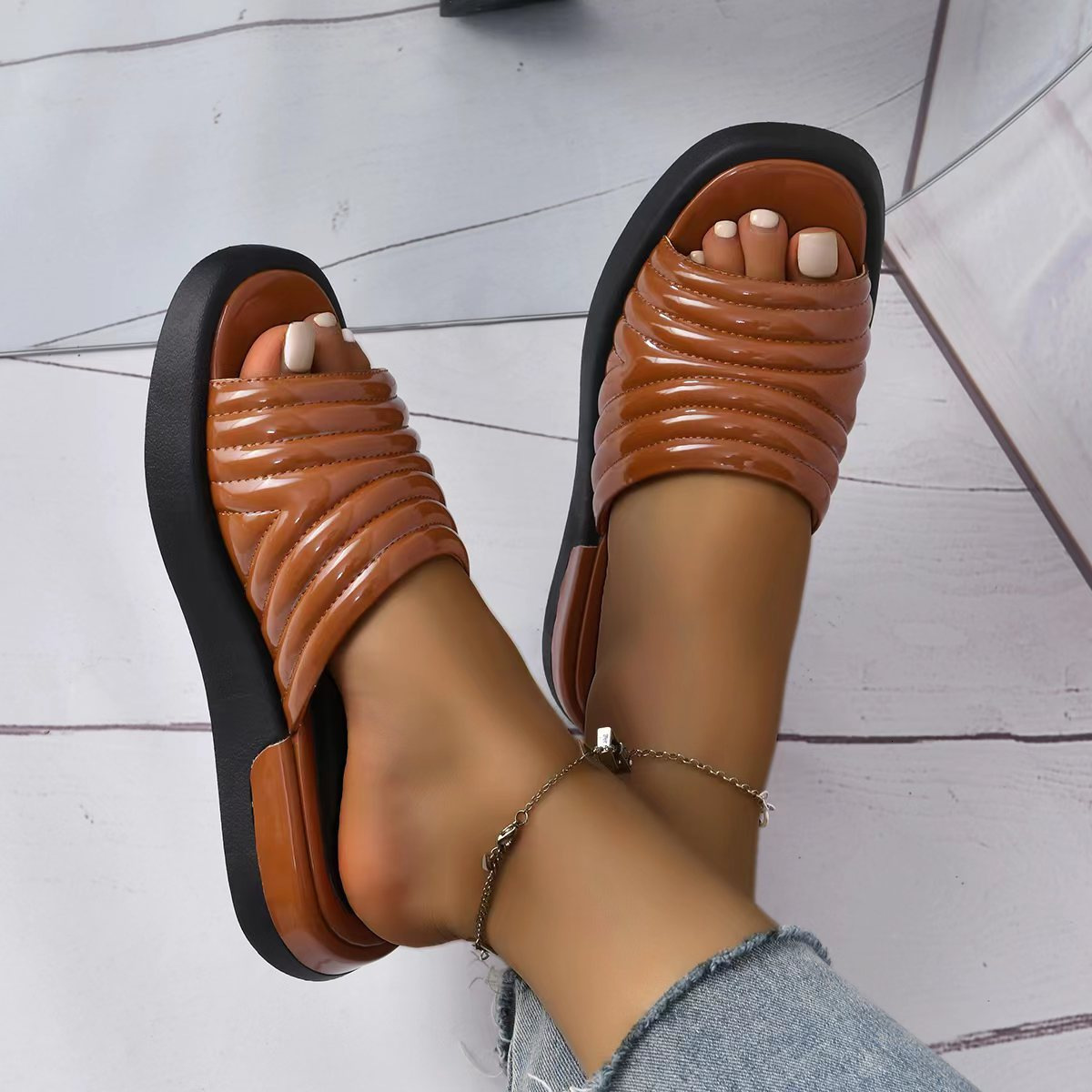 Cool and Comfortable Solid Color Sandals Thick Bottom Women's Drag 2025 New Summer Large Size ddmykukumalu