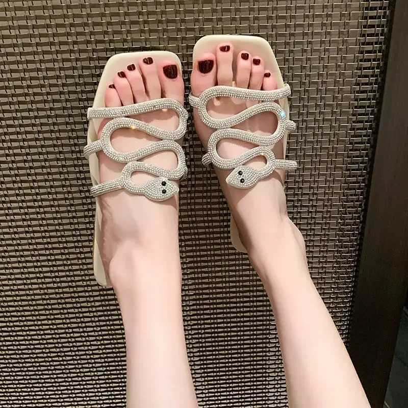 2024 Summer New Large Size Wens Sandals Snake Rhine Flat Slippers N-slip Comfortable Wens Shoes Womens Sandals Y250306