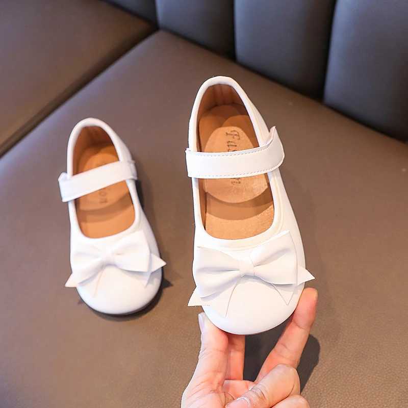 Top New Baby Girls Shoes Kids Bow-knot Princess Shoes For Wedding Party Dance Student Leather Shoes Red Black WhiteT250306