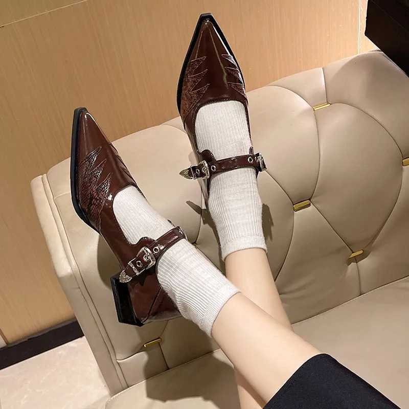 2024 Winter New French Pointed Shallow Mouth Single Shoes for Wen Belt Buckle Thick Heel Mary Jane Shoes Y250306