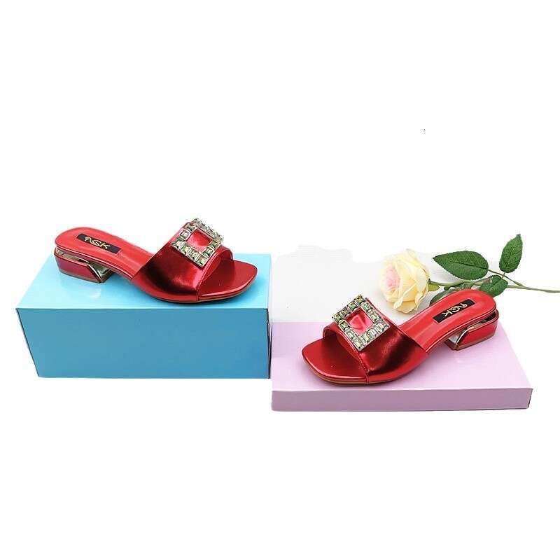 One character plus size rhinestone flat bottomed toe slippers for women's outdoor wear, square buckle lightweight beach sandals