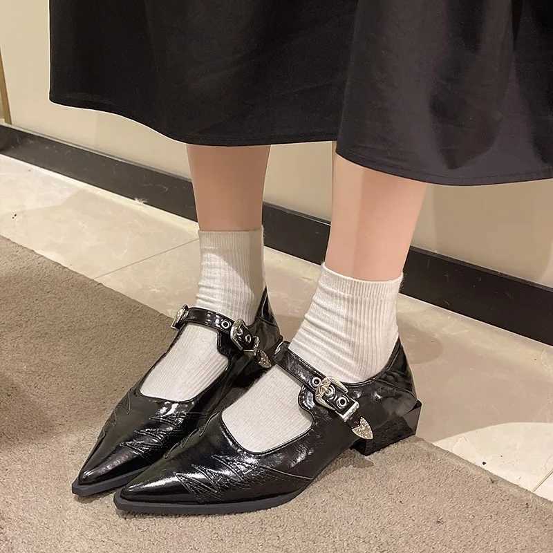 2024 Winter New French Pointed Shallow Mouth Single Shoes for Wen Belt Buckle Thick Heel Mary Jane Shoes Y250306