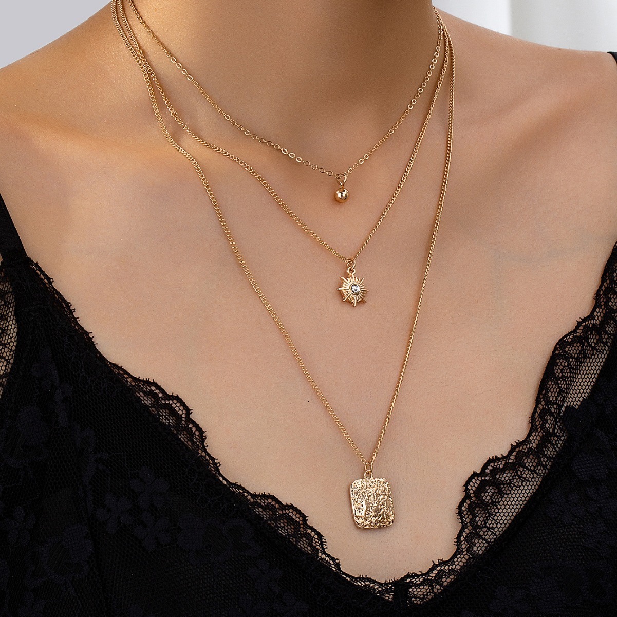 Ins Personality Niche Metal Multi-layered Necklace Women's Quadrilateral Pendant Collar