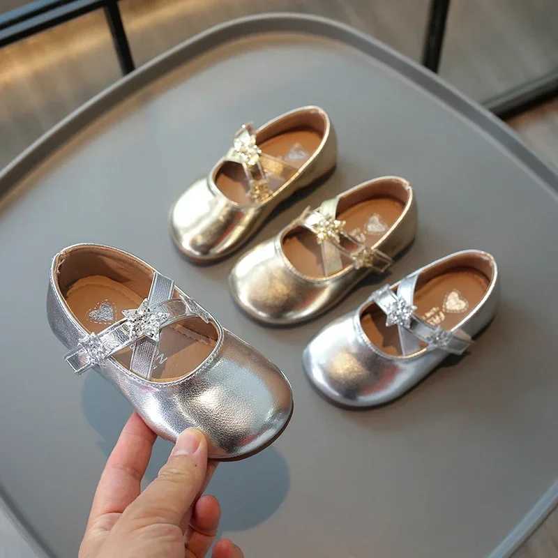 Little Girl Leather Shoes Gold Silver Versatile Kids Fashion Princess Shiny Flat Shoes Soft Bottom Children Simple Causal ShoesT250306