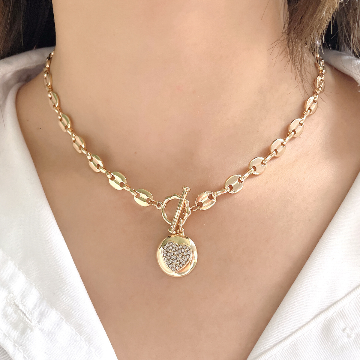 French Retro Light Luxury Temperament OT Button Necklace Women Love Fashion Design Sense Clavicle Chain Jewelry