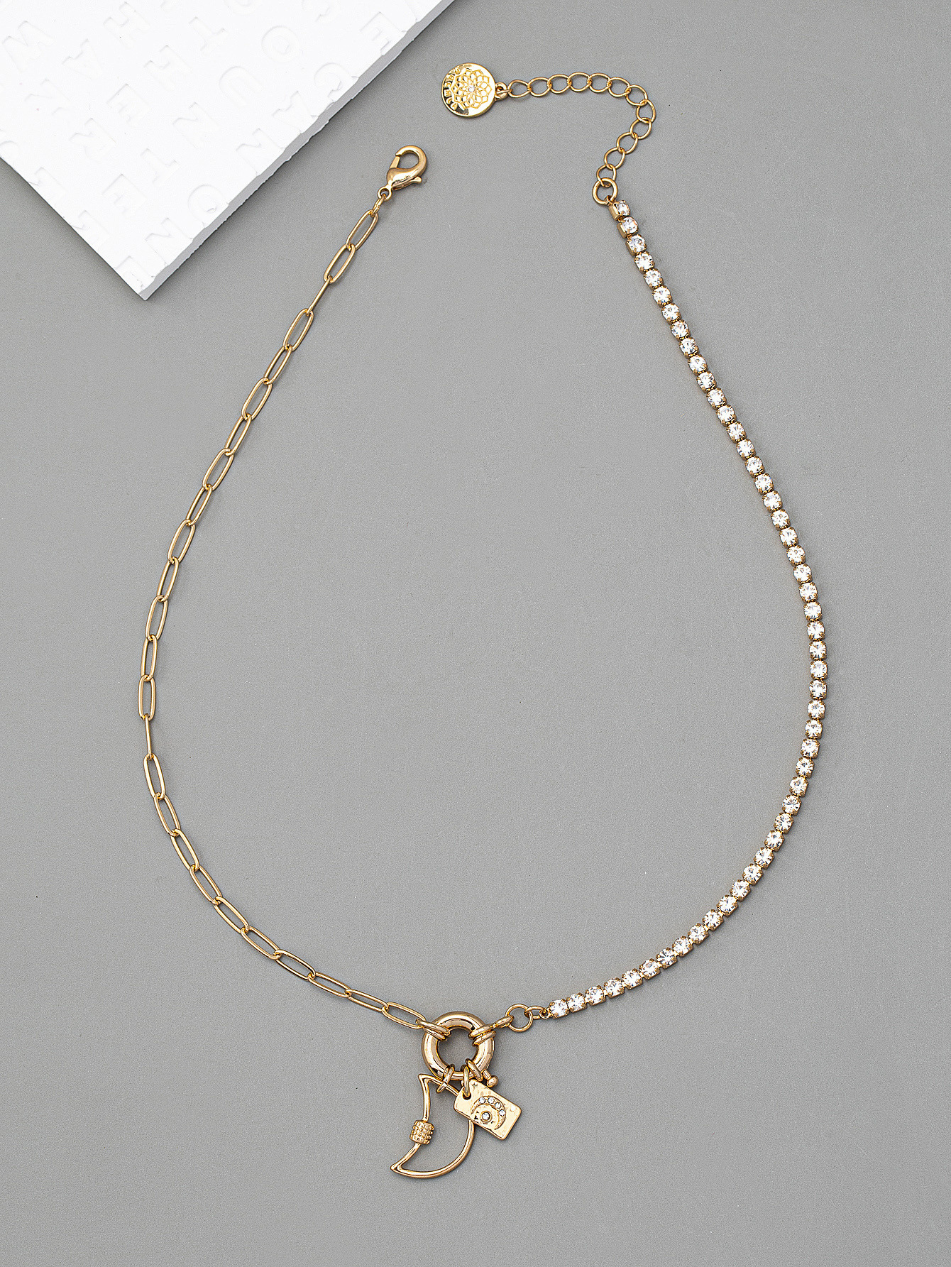 New Crystal Zircon Splicing Hollow Moon Pendant Necklace With All The High-grade Necklaces