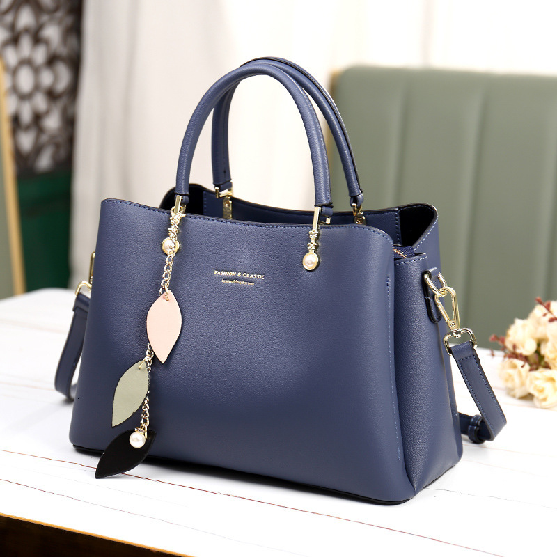 2025 New Women's Lightweight One Shoulder Cross Arm Handheld Commuter Luxury Designer Leather Handbag