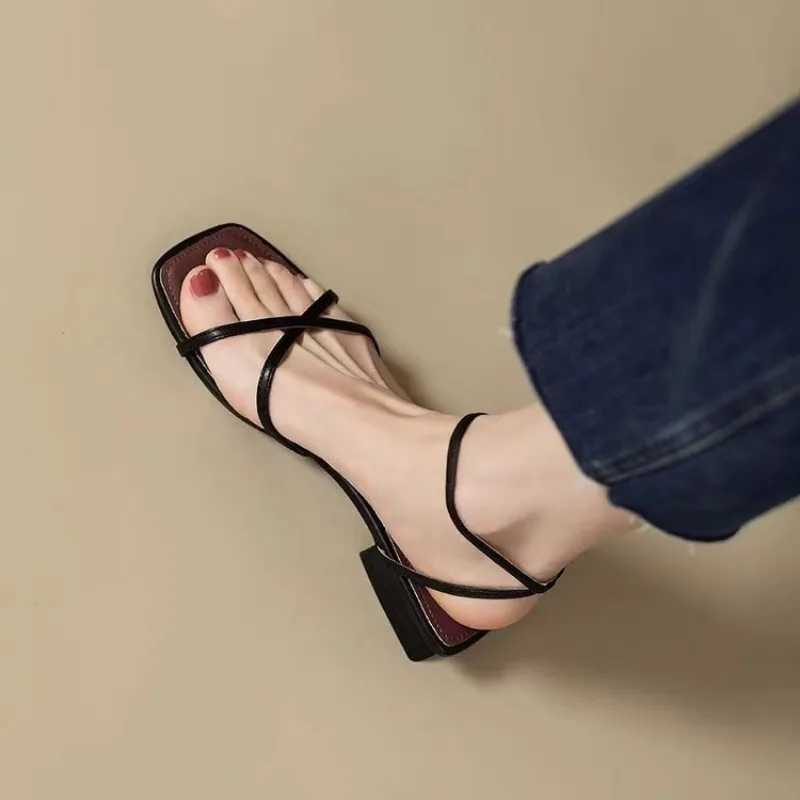 Designer Summer Gladiator Wan Sandals Open Toe Narrow Band Low Heel Ladies Outdoor Beach Vai Sandals Y250306