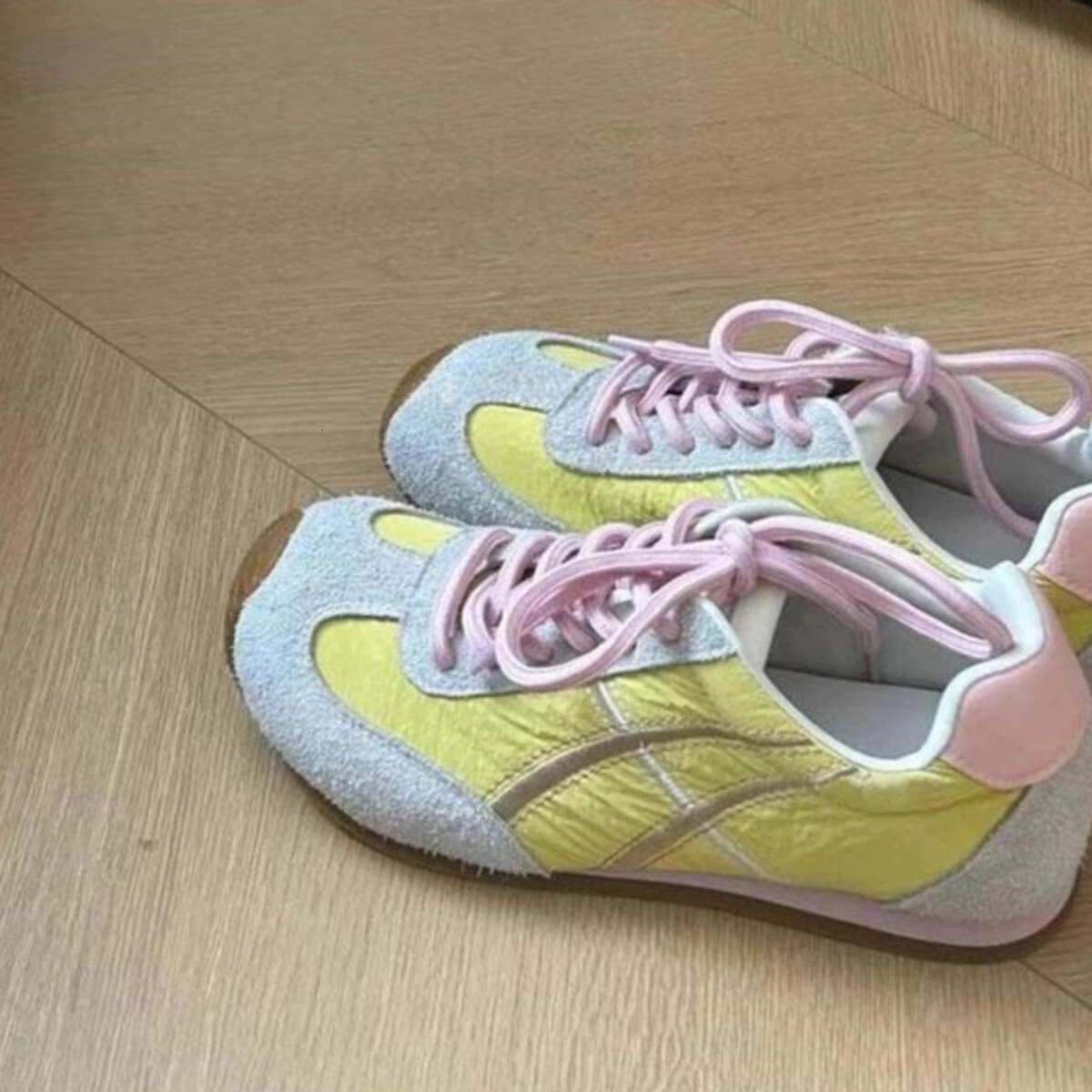 De Xun Shoes Women's 2025 Early Spring New Leather Color blocked Versatile Sports Shoes Flat Bottom Lightweight Casual Board Shoes Forrest Gump S