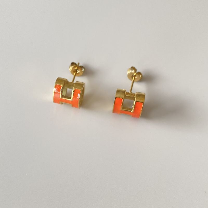 Women Fashion Designer Earrings Studs White Color Hollow 3D Luxury Letter Earrings Titanium Steel Fashion Jewelry For Boys Girls