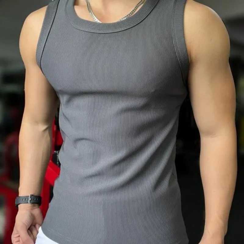 New Mens Casual Tank Top Summer Fitness Training Elastic Base Layer 2024 Sleeveless Sports Vest bodybuilding gym t shirt menT250318