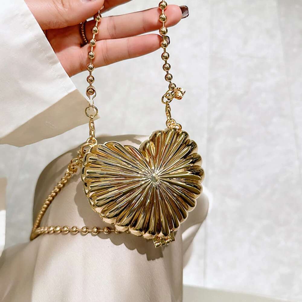 Sier Evening Golden Bag Handbag Designer Shoulder Crossbody Bags Party Wedding Clutch Mini Heart Pattern Shell Purse