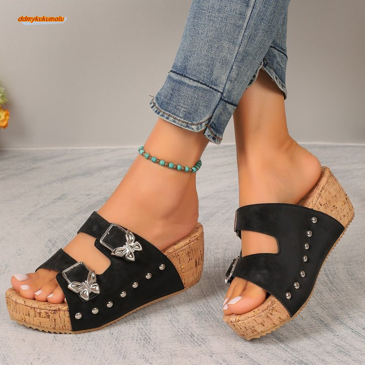 Large size metal butterfly button flat slope heel thick soled sandals 2025 summer new rivet women's shoes #ddmykukumalu