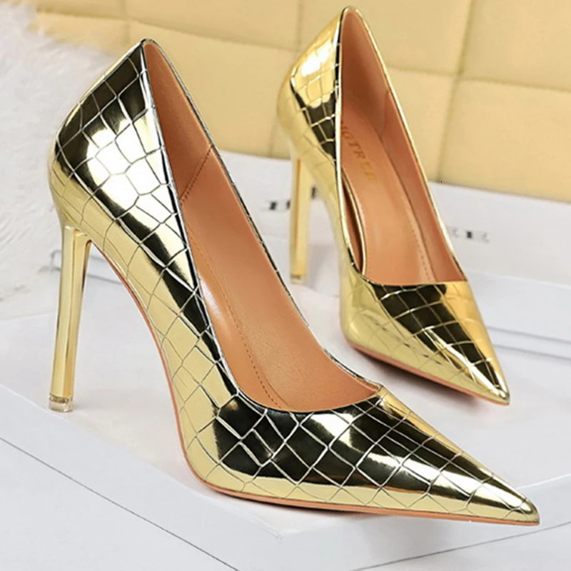 Pointed Super High Heels Pumps Metal Stone Pattern Retro Womens High Heels Sexy Shallow Mouth 250306
