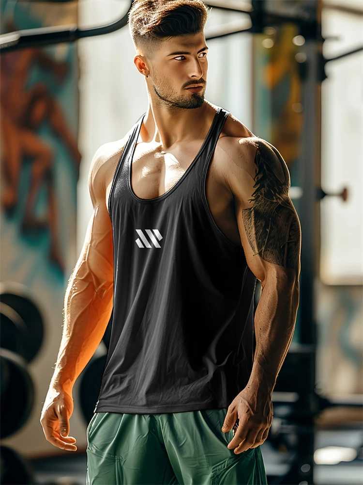 Fitness Mens Sleeveless Tank Top Breathable Comfortable Tank Top Summer New Casual Tank Top Striped Pattern Mens Tank TopT250318