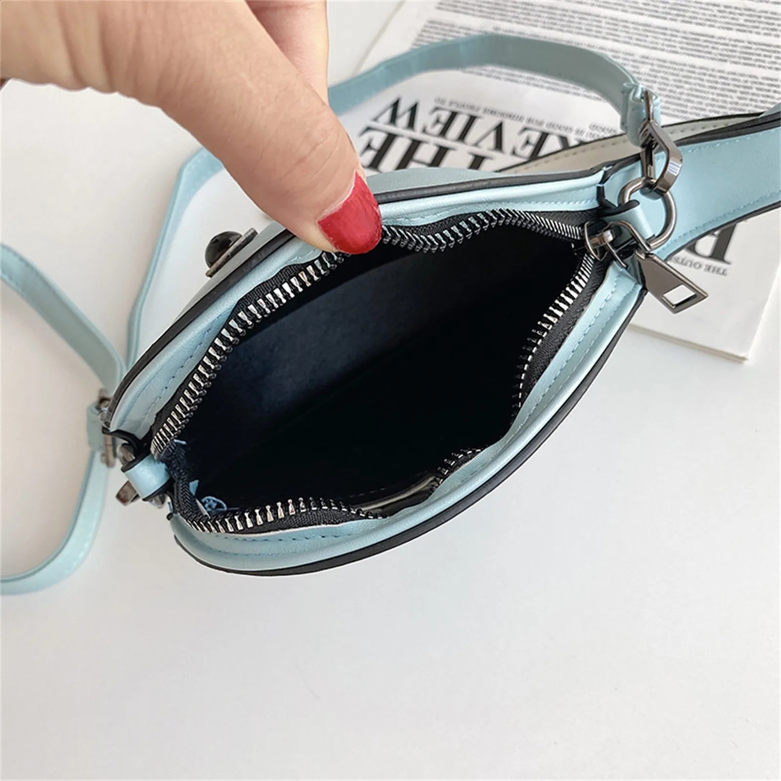 Ship from U.S. Cute Whale shaped Girl Messenger Bag Cartoon Fashion PU Leather Shoulder Bag Womens Shopping Party Ten Font Handbag 250305FBB