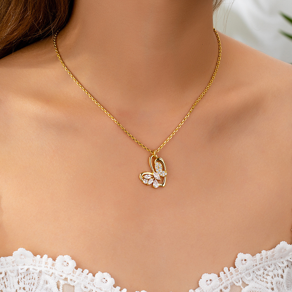 Original Design Hollow Irregular Heart Full Diamond Butterfly Pendant Fashion Necklace Collar Female