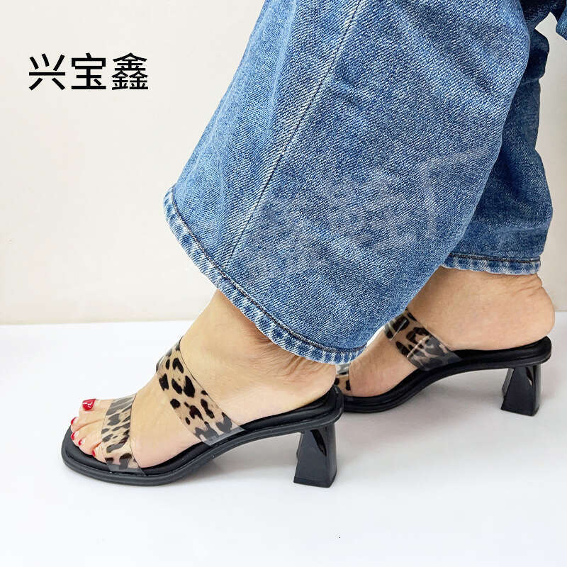 Slippers Fashion 2025 New Coarse Heel Sandals Fashionable, Atmospheric, Age Reducing, Minimally Versatile, Fairy Style