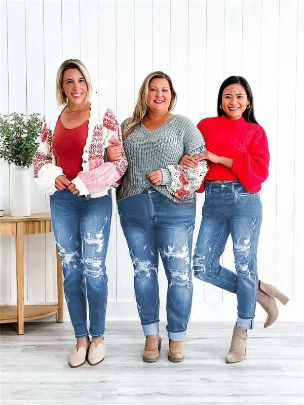 European American women's jeans with ripped waist, small leg hip-hop pants, 2025 new style, chic and elegant clothing
