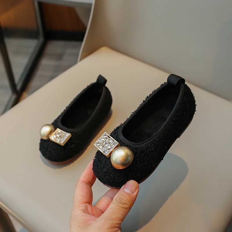 Autumn Winter Solid Girls Flats Shoes Rhinestones Short Plush Warm Kids Ballet Flats Princess Toddler Children Fashion ShoesT250306