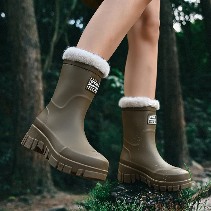 Womens winter warm snow fashionable rainy outdoor cotton rubber shoes adult waterproond anti slip rain boots with a middle tube 250307