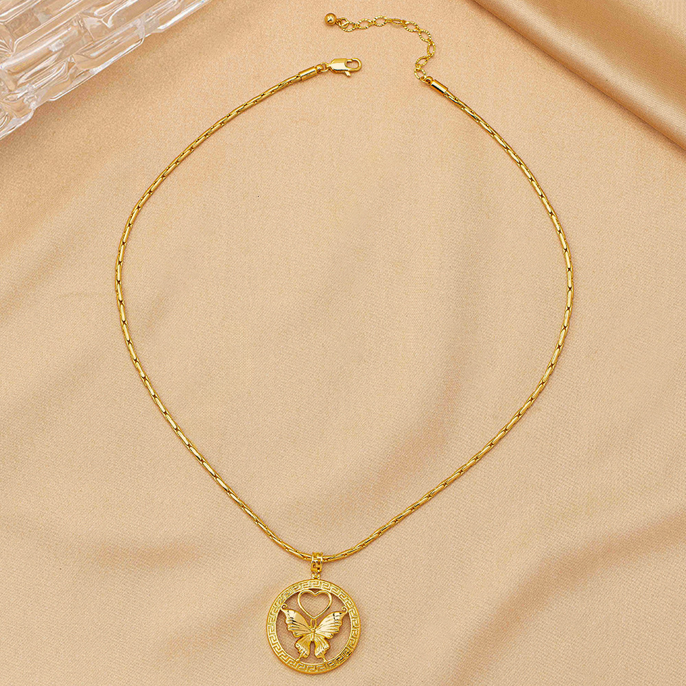 Niche Simple Fashion Temperament Commuter Butterfly Pendant Brass Gold-plated Short Necklace Women