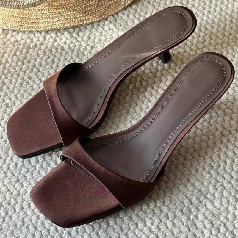 2024 Wens Summer New Fi Square Toe Simple Solid Color Slippers Outdoor Open Toe Casual Banquet Party Wens Sandals Y250306