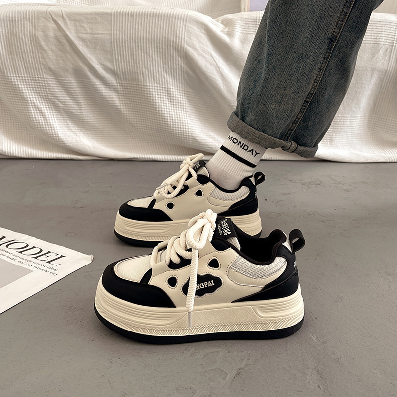 Designer Popular niche thick soled board shoes for women, versatile in spring and autumn, super popular white shoes, 2025 new Korean casual sports sho