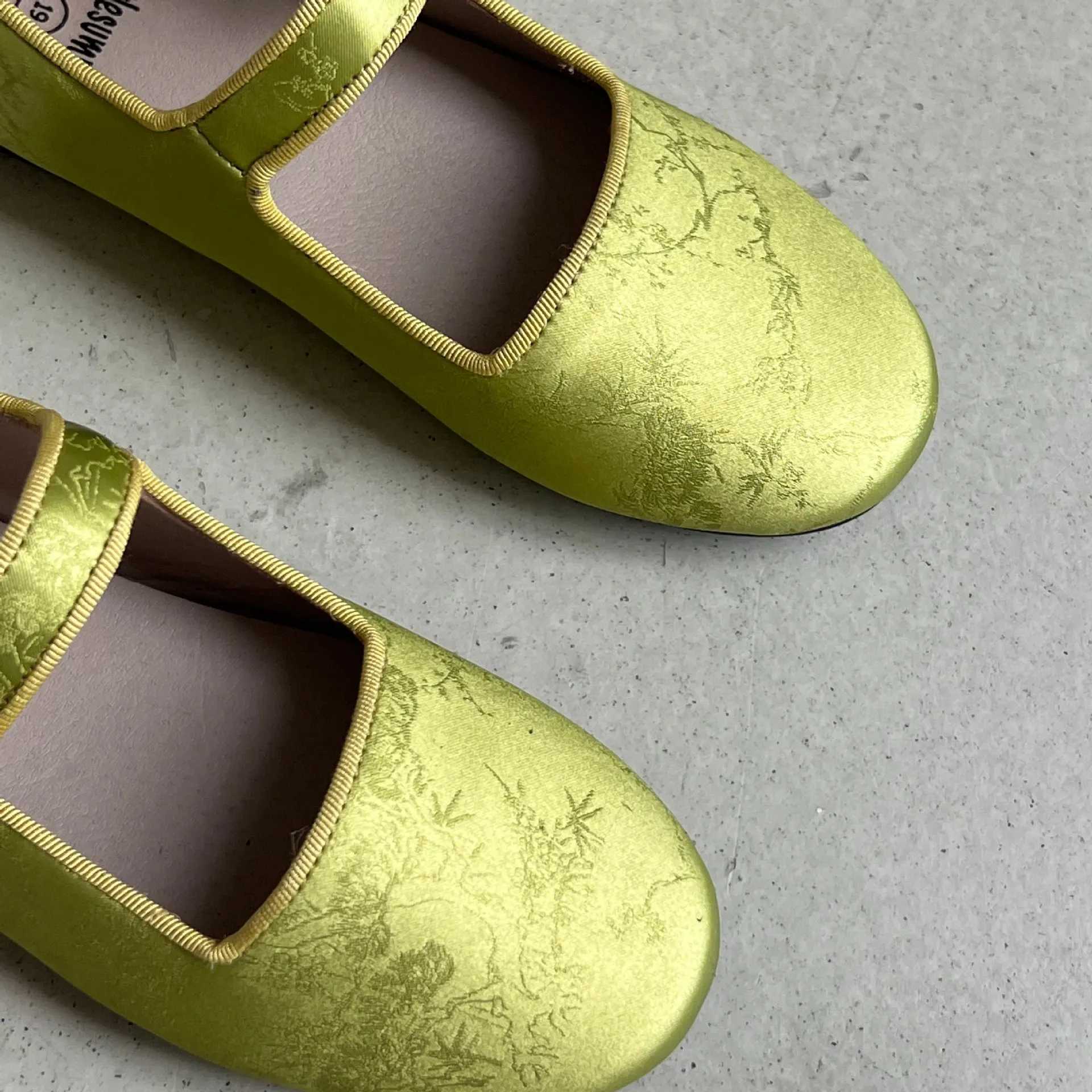 Chinoiserie Girls Flats Shoes Exquisite Embroidery Fashion Mary Jane Childrens Casual Shoes Kids Shoes for CheongsamT250306