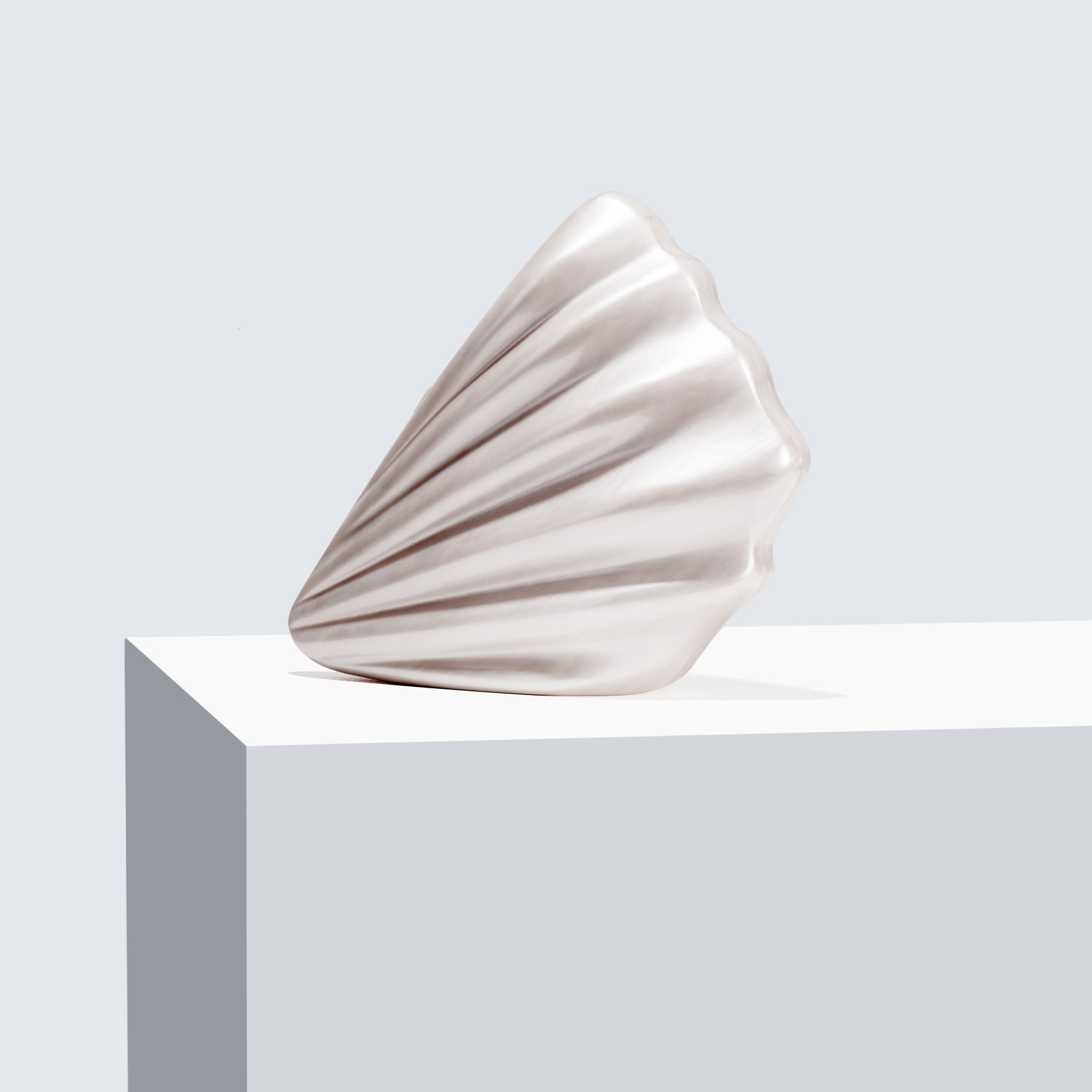 fashion Women's New Single Shoulder Diagonal Straddle Fan Shaped Shell Fashion Dinner Handheld Bag Vintage lucite evening bag