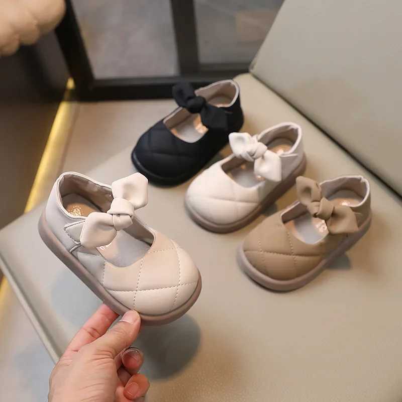 Girls Leather Shoes Soft 2024 Spring Autumn New Kids Shoes Bow Hook Loop Fashion Soft Performance Children Shoes Drop ShippingT250306