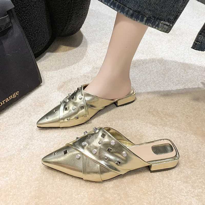 2025 Fi Summer New Wens Modern Slippers Punks Designer Pointed Toe Flat Heel Solid Color Low Heel Slippers Y250306