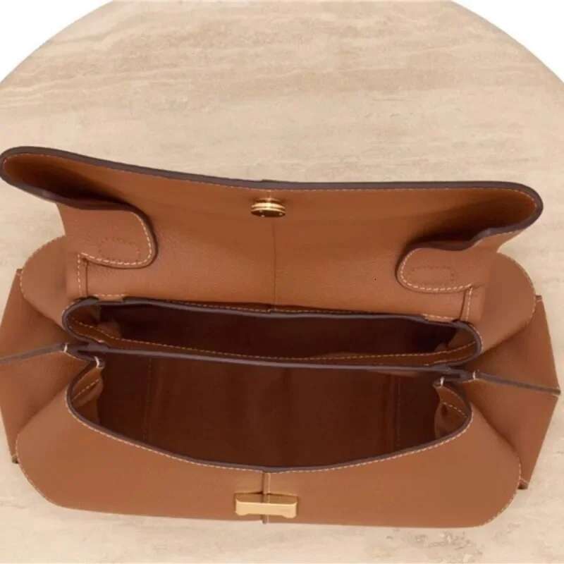 Hot Ins Light Brand Women's For Autumn And Winter 2025 New Designer High-End Pleated Shoulder Crossbody Handbag