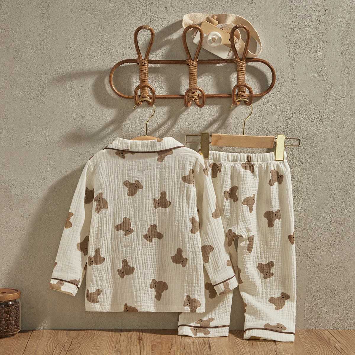 EWODOS 1-6 Years Toddler Baby Kids Unisex Casual Pajama Suit Cartoon Bear Print Long Sleeve Front Pocket Lapel Tops+ Long Pants M250306