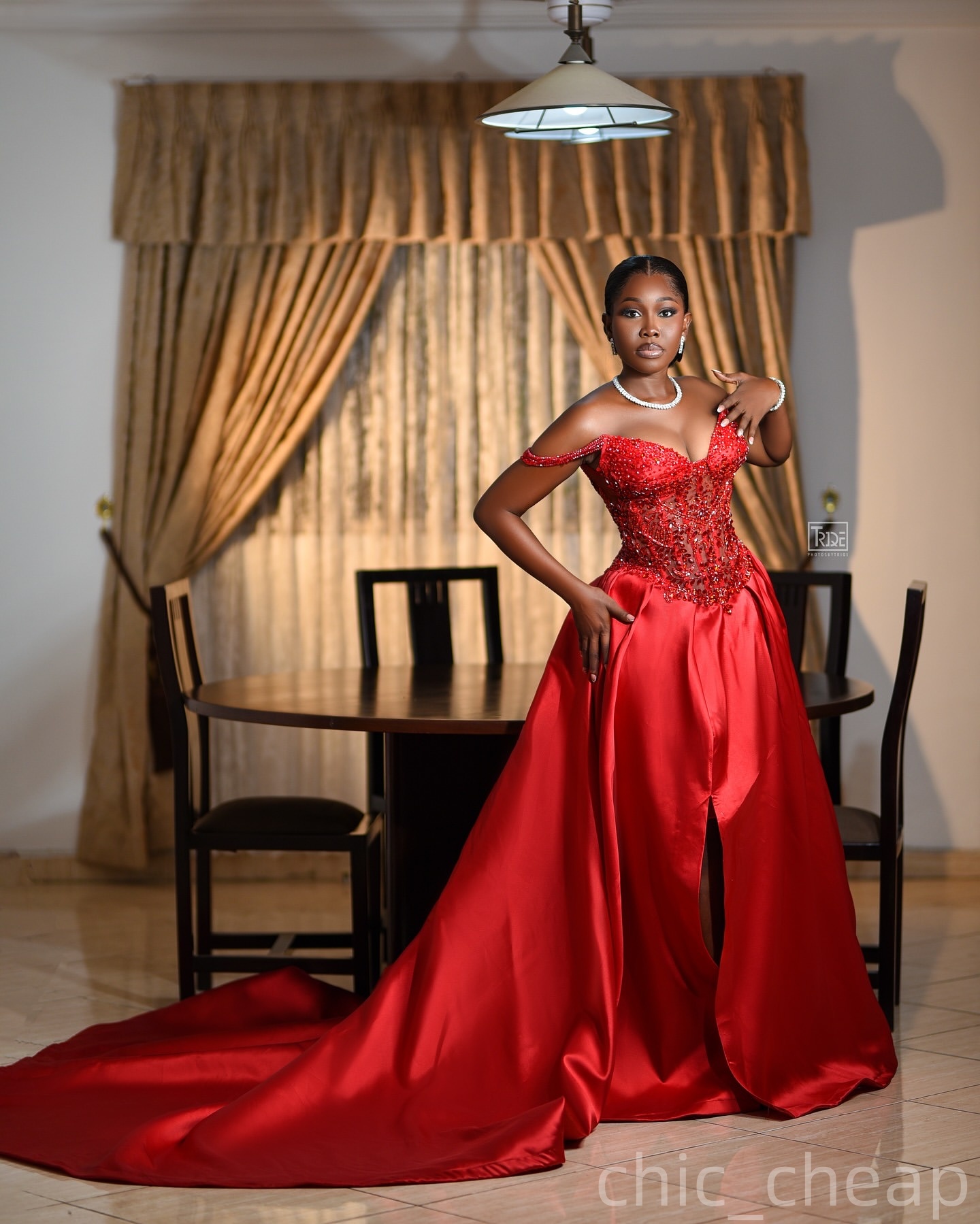 Red A-line Prom Dresses 2025 Beaded Crystals Satin High Split Evening Formal Party Second Birthday Engagement Gowns Plus Size Dress For Special Occasi