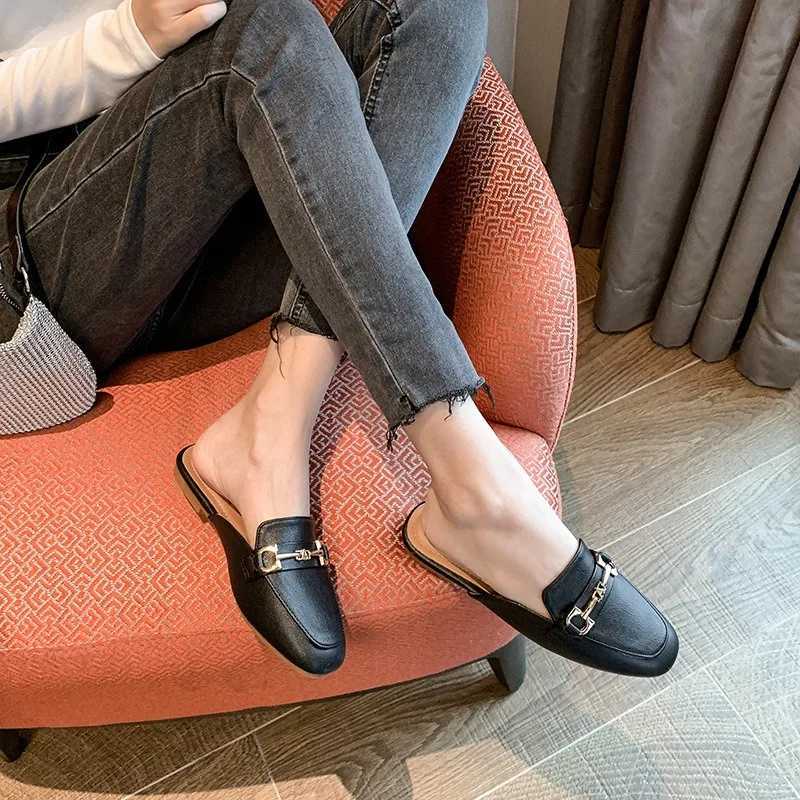 2024 Elegant Summer Wen Designer Round Toe Metal Lady Slippers Sweet Black Womens Beach Outside Shoes Big Size Y250306