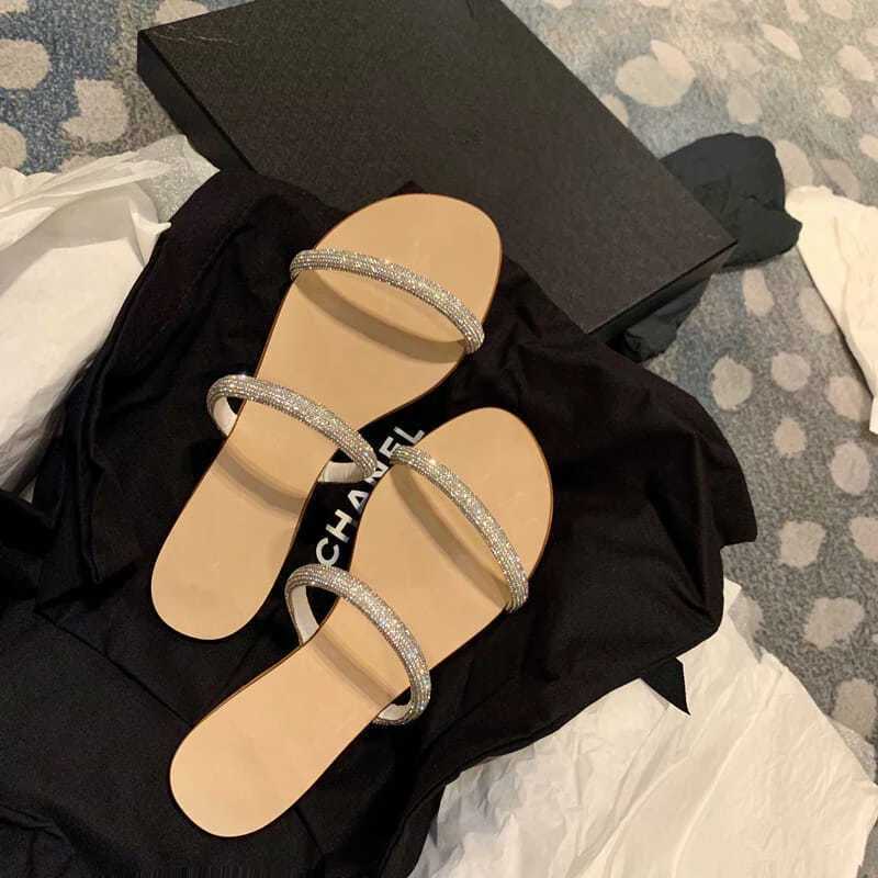Sparkling slippers warm summer sandals 2022 Fi shiny simple slippers flip up beach Diamd apartment outdoor sandals Y250306