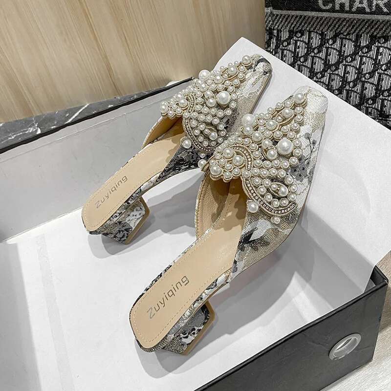 2025 Pearl Half Slippers Women Shoe Autumn Rhie Chunky Mid Heel Slipper Sandals Fashion Muller Casual Versatile Single Shoes