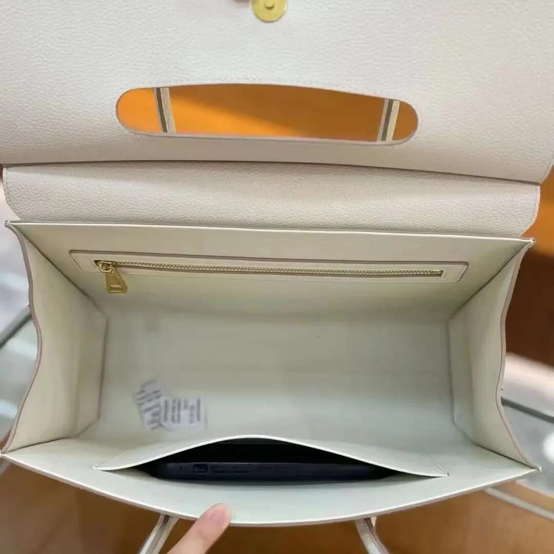 Genuine Leather Briefcase Fashion High-End Large Capacity Handbags Ladies Bag Workplace Business Commuting Cowhide Bags