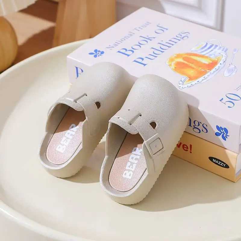 Girls Slippers Fashion Flat Bottom Childrens Boken Slippers Suitable for All Seasons Indoor Outdoor Comfortable Childrens SlipT250306