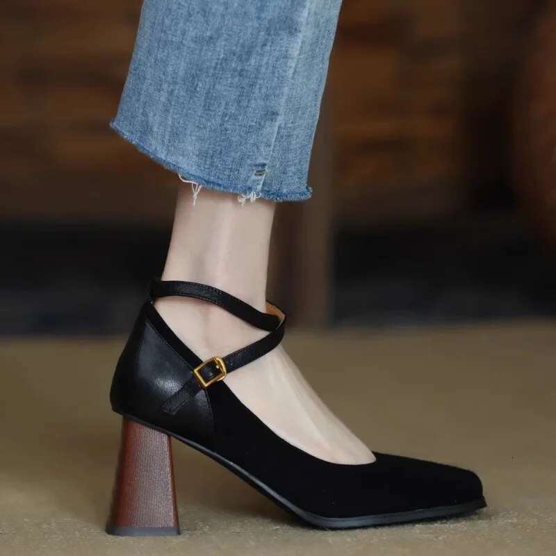 2025 Spring and Autumn New Fashion Square Toe Thick Heel Retro Matte Sexy Trendy Cross Buckle Women's Shoes