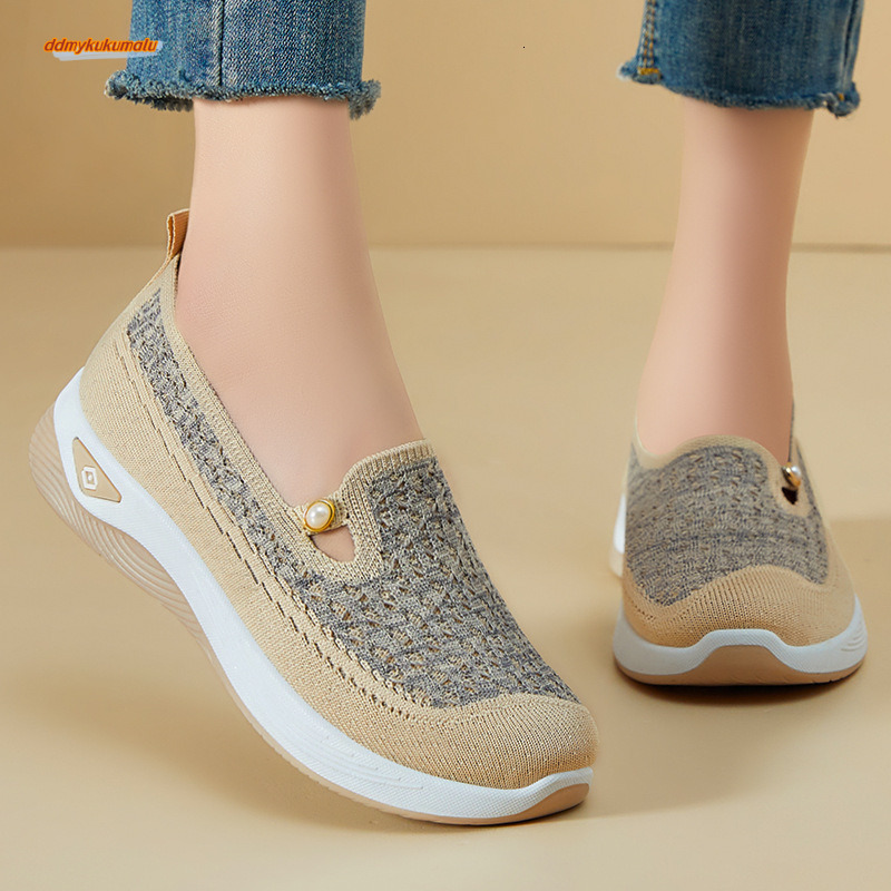 2025 Spring and Autumn Casual Temu Soft soled Lightweight Single Women's Elderly Breathable Mom Shoes #ddmykukumalu