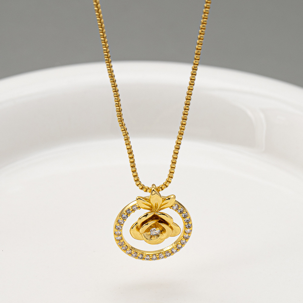 Vintage Original Niche Design Brass Gold-plated Rose Flower Pendant Necklace Necklaces For Women
