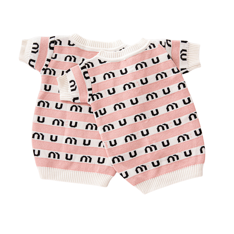 Chic Canine Fashion Accessory - Soft & Stylish Knitted Pullover Suitable for All Seasonal Weather