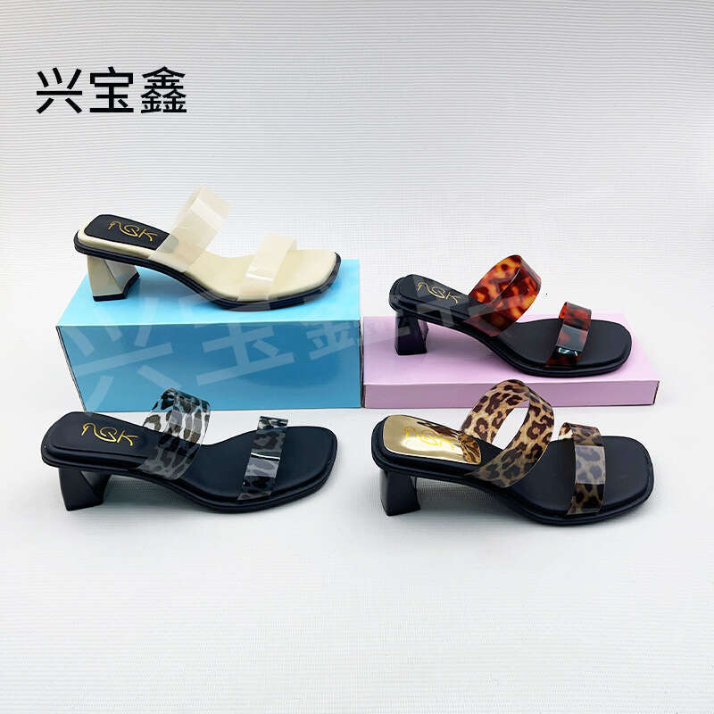 Slippers Fashion 2025 New Coarse Heel Sandals Fashionable, Atmospheric, Age Reducing, Minimally Versatile, Fairy Style