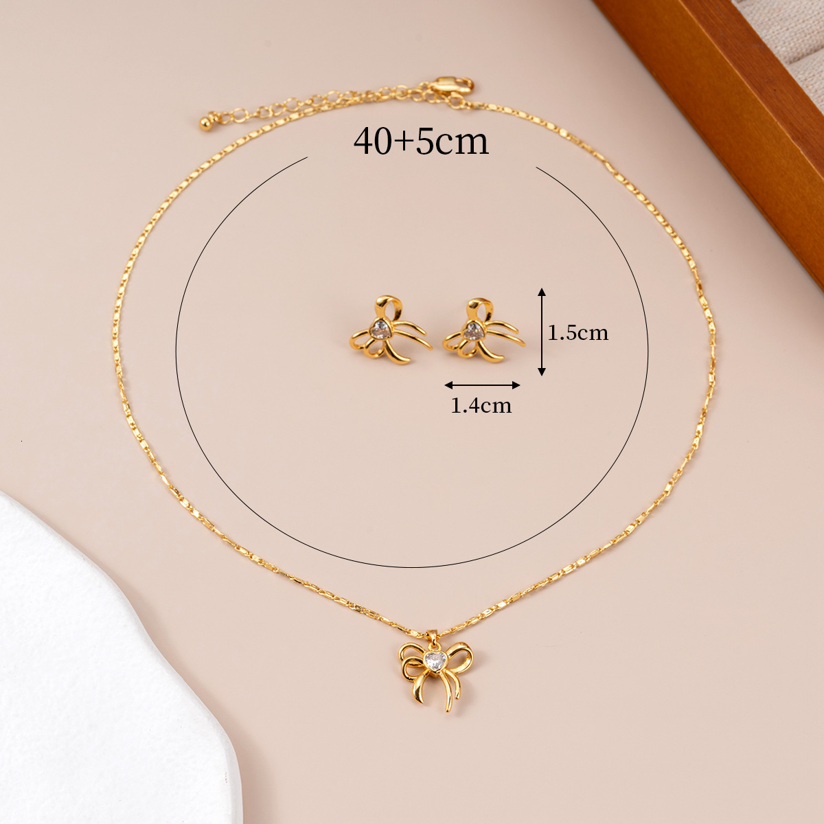 Butterfly Copper Inset Zircon Necklace Female Fashion Temperament Collarbone Chain Necklaces